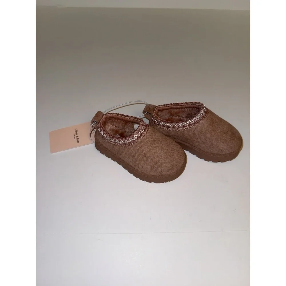 Olivia & Kate Girls Slippers Size 5 Pink Faux Fur Cozy Slip On NEW